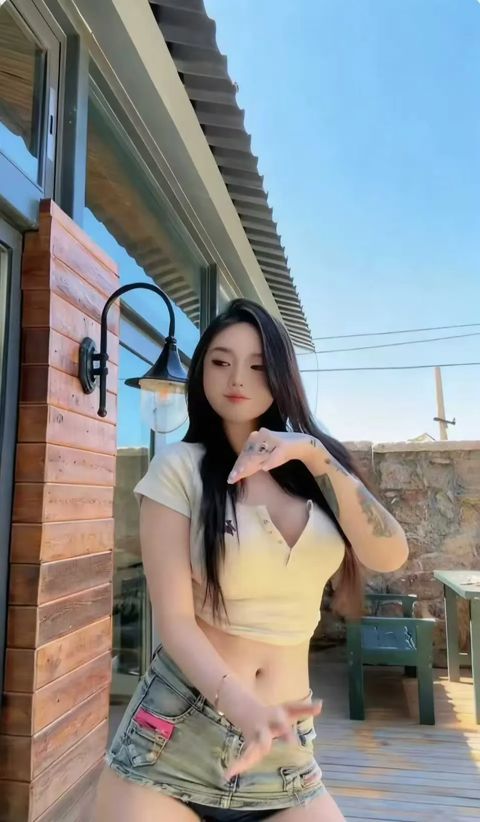 《Meena成美男》高清全集中文版未删减免费在线观看-网盘资源无广告播放-一次看遍Meena成美男全集