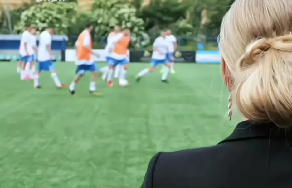 法国电影《footballersmoms》足球队的女老板们高清完整版免费在线观看